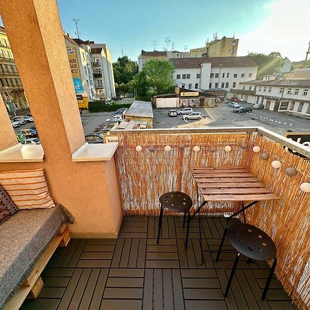 Bright And Central Suite With A Balcony 브르노 외부 사진