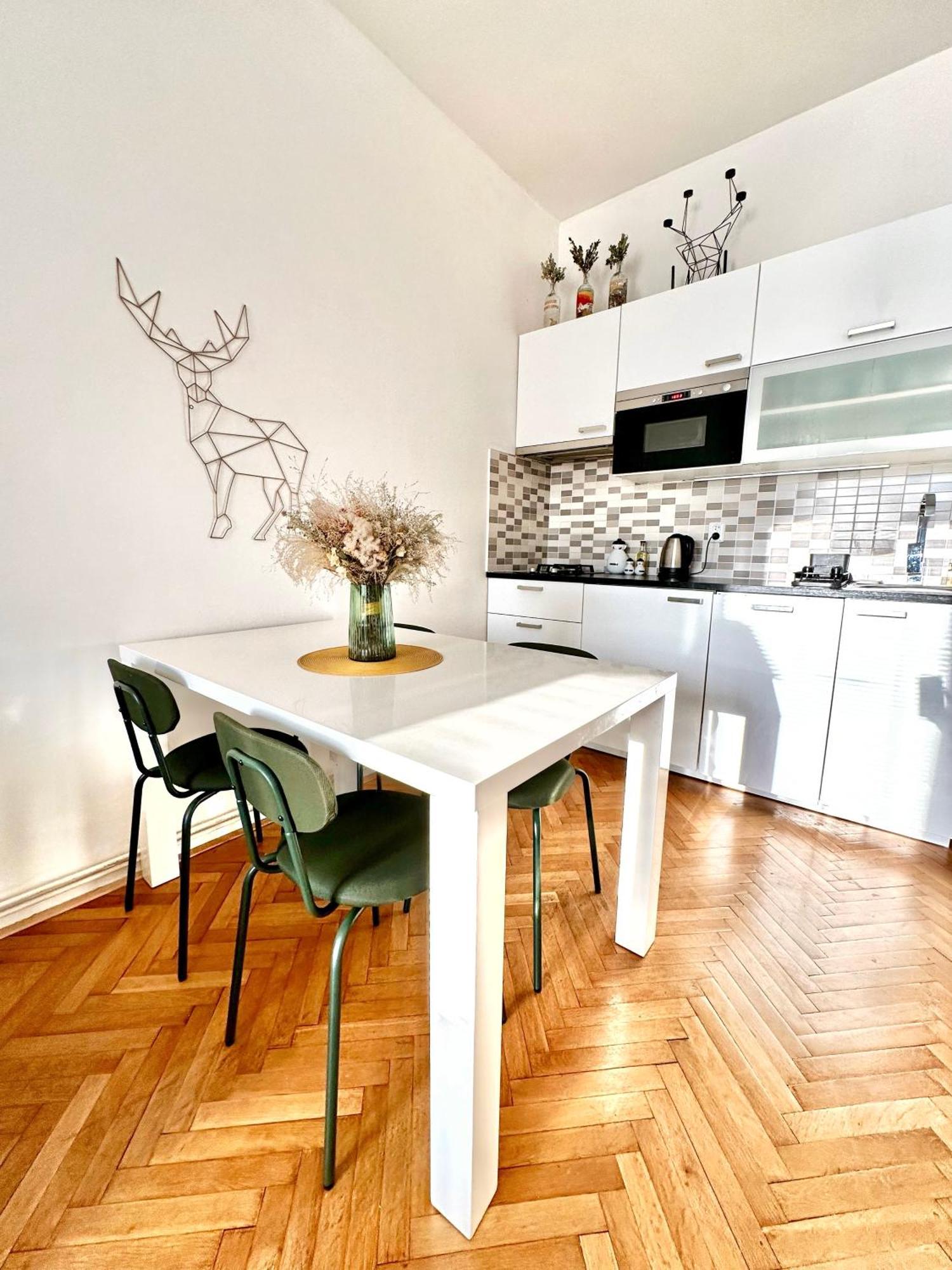 Bright And Central Suite With A Balcony 브르노 외부 사진