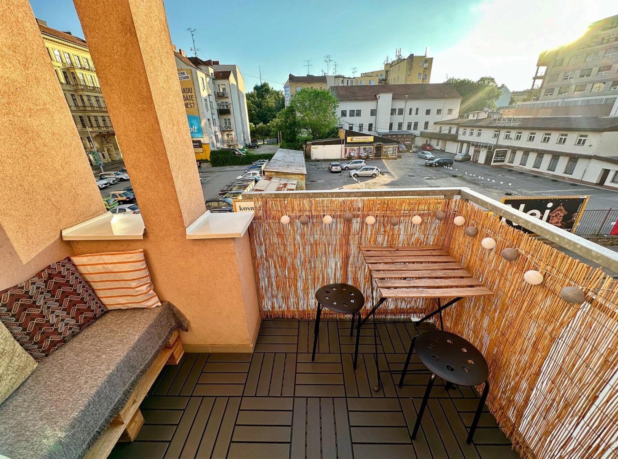 Bright And Central Suite With A Balcony 브르노 외부 사진